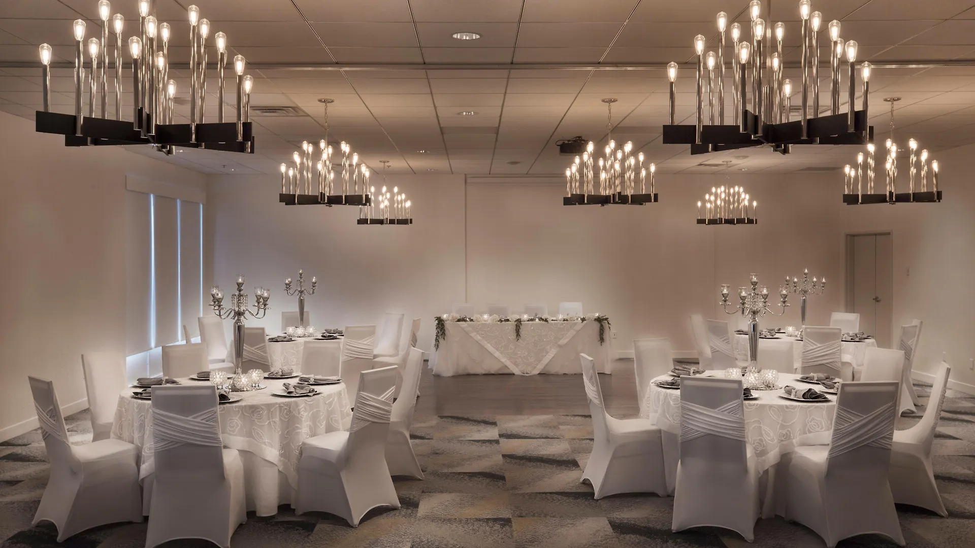 Holiday Inn Montreal Longueuil By Ihg 3*,  Canada