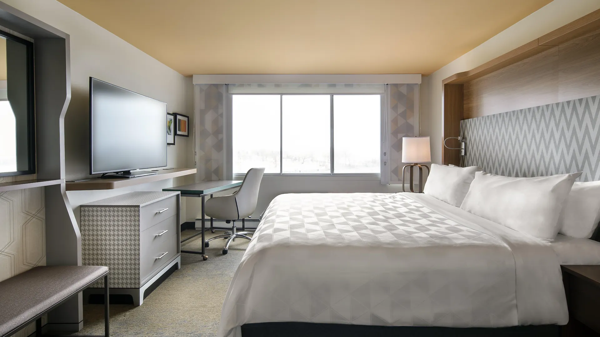 Отель Holiday Inn Montreal Longueuil By Ihg